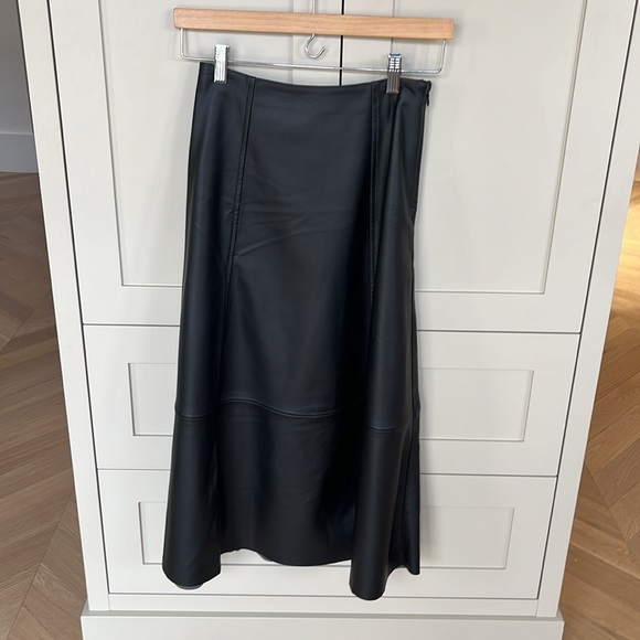 H&M Faux leather Midi Skirt US 2 - Picture 3 of 3